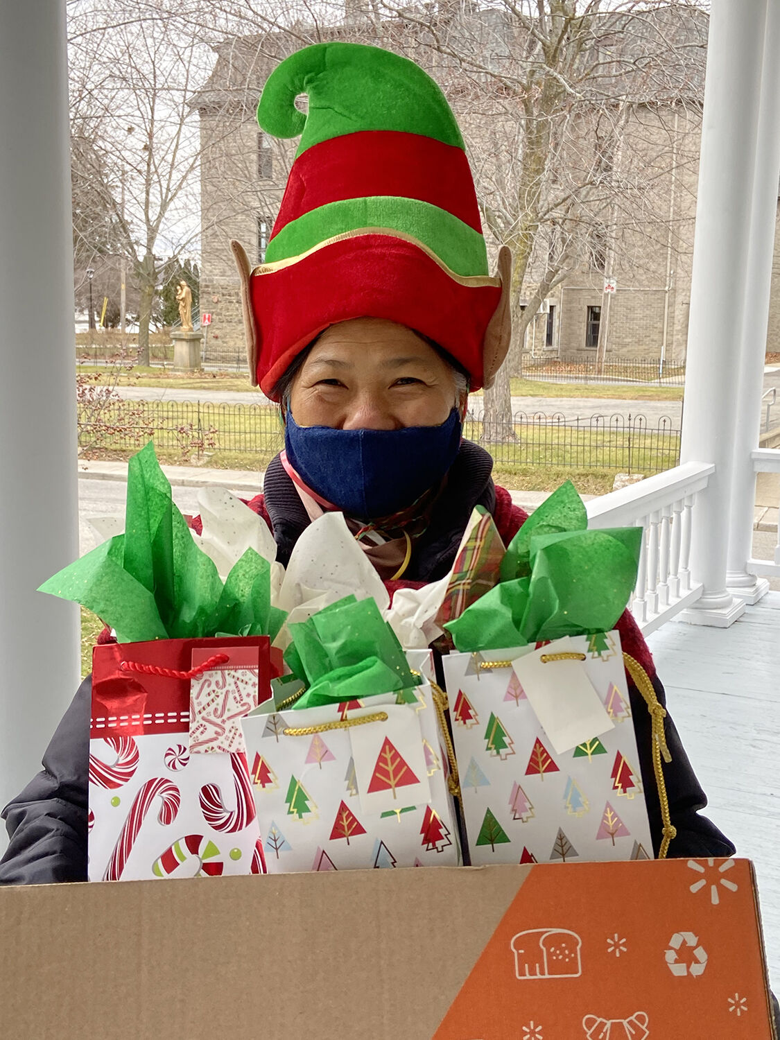 Christmas cheer delivered to seniors by teams of volunteers